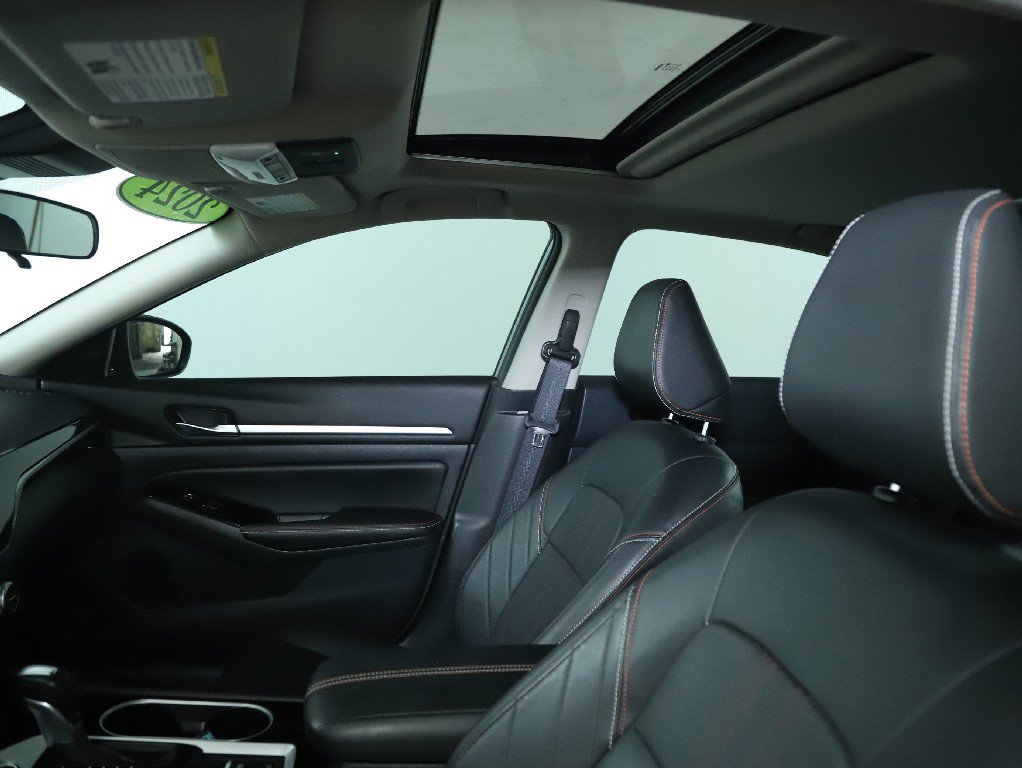 Certified 2024 Nissan Altima 2.0 SR FWD image 21