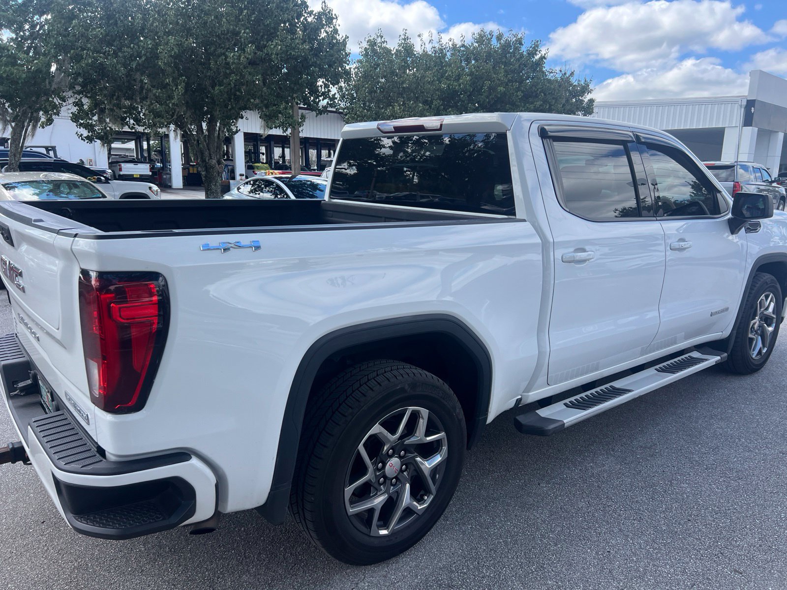 Used 2022 GMC Sierra 1500 Elevation AWD/4WD image 4