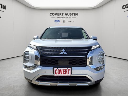 Used 2024 Mitsubishi Outlander SE image 8