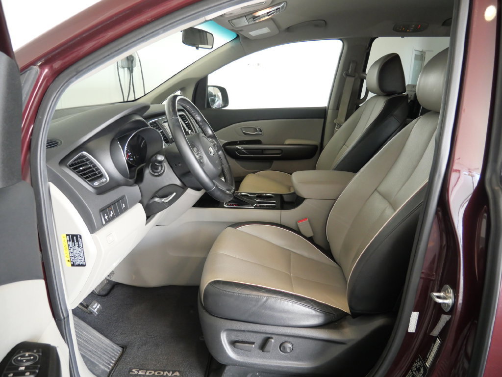 Used 2020 Kia Sedona EX FWD image 15