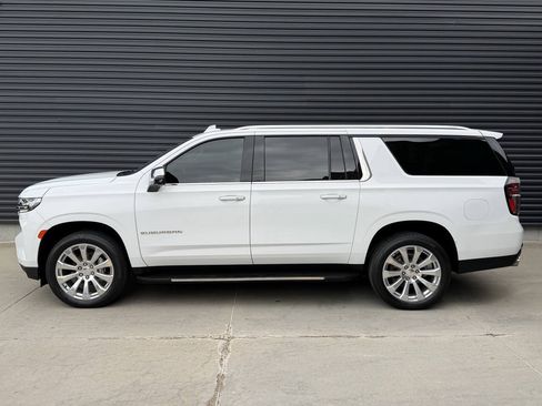 Used 2024 Chevrolet Suburban Premier AWD/4WD image 10
