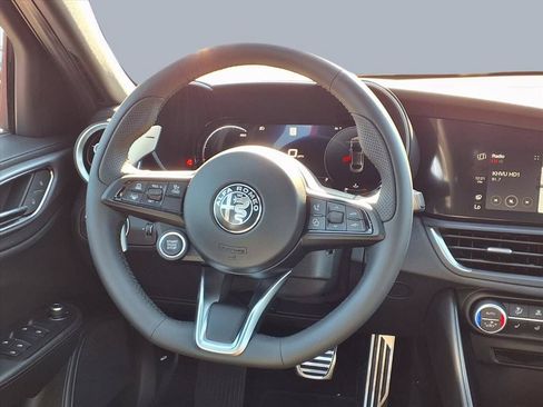 New 2025 Alfa Romeo Giulia w/ Driving Assist Package RWD image 13