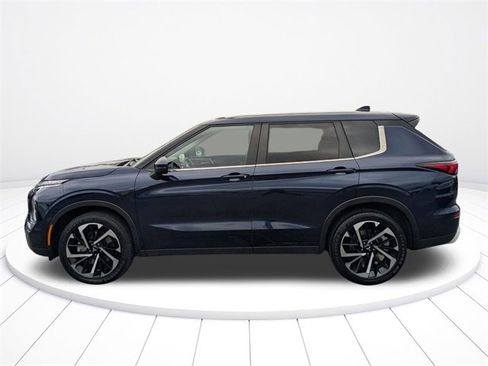 Used 2024 Mitsubishi Outlander SE image 14