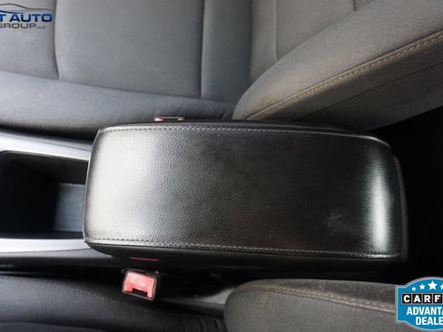 Used 2019 Chevrolet Cruze LS FWD image 32