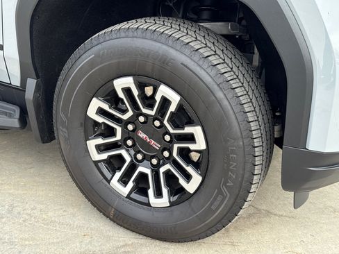 Used 2026 GMC Sierra EV Elevation AWD/4WD image 6