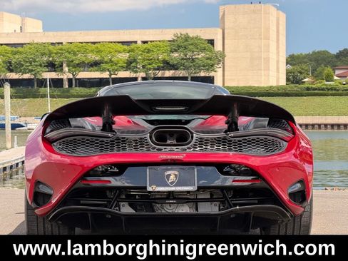 Used 2025 McLaren 750S RWD image 4
