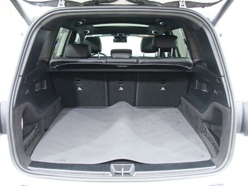 Used 2025 Mercedes-Benz GLB 250 4MATIC image 27