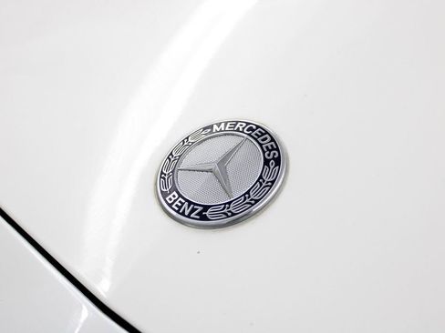 Used 2017 Mercedes-Benz E 300 4MATIC image 35