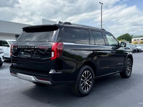 Certified 2025 Ford Expedition Platinum AWD/4WD image 4