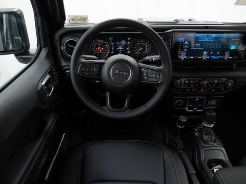 New 2026 Jeep Gladiator Sport AWD/4WD image 18