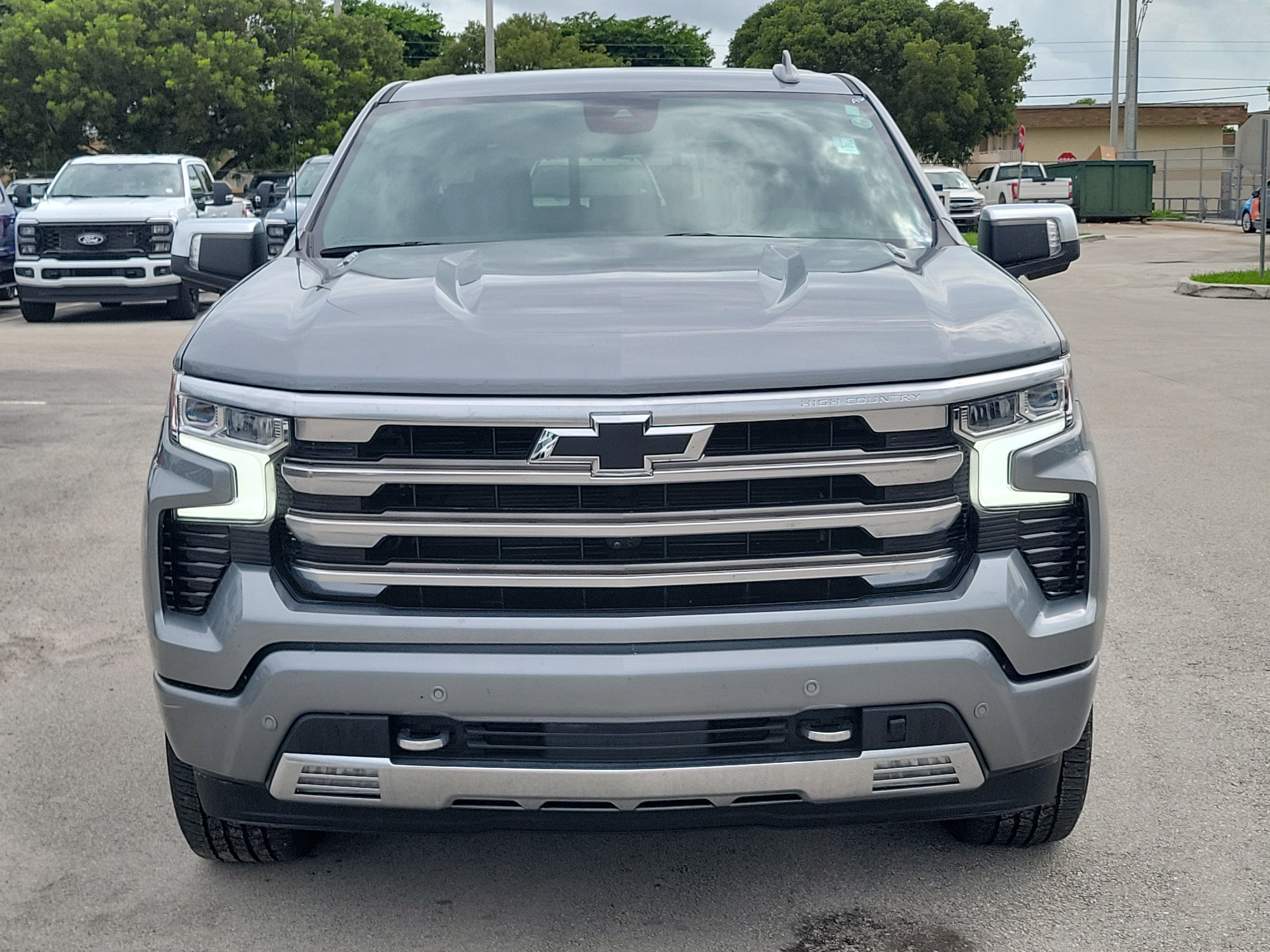 Used 2024 Chevrolet Silverado 1500 High Country AWD/4WD image 2