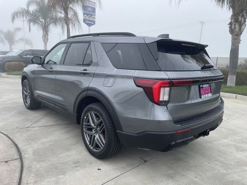 New 2026 Ford Explorer ST-Line w/ ST-Line Street Pack image 3