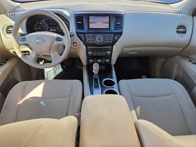 Used 2015 Nissan Pathfinder SV w/ Trailer Tow Package FWD image 18