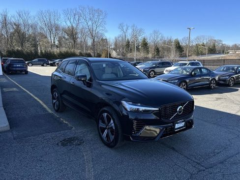 Certified 2025 Volvo XC60 T8 Core w/ Protection Package Premier image 2