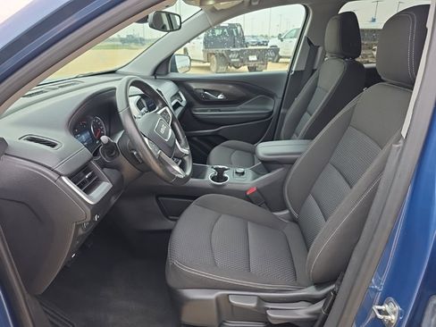 Used 2024 GMC Terrain SLE image 9