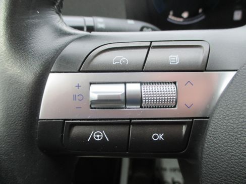 Used 2025 Hyundai Kona SEL FWD image 21