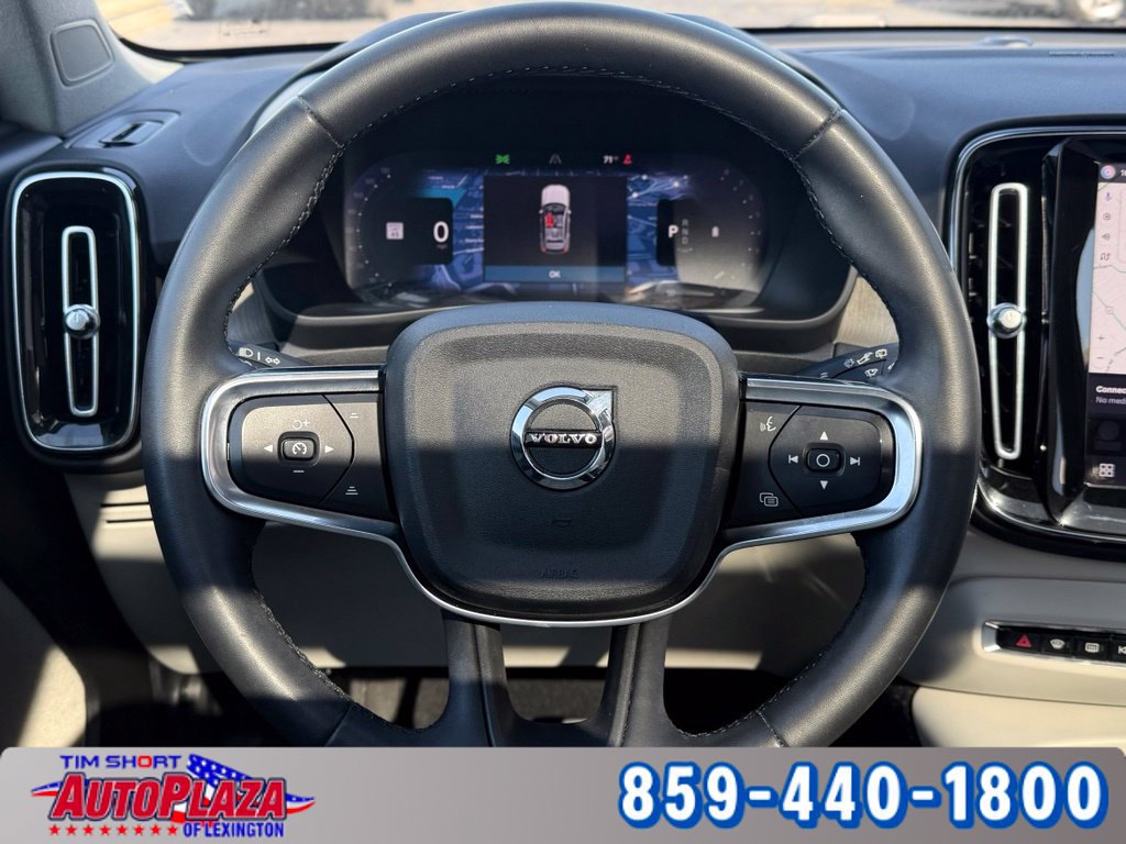 Used 2023 Volvo XC40 B4 Ultimate FWD image 16