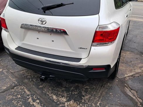 Used 2012 Toyota Highlander Limited w/ Tow Pkg image 3