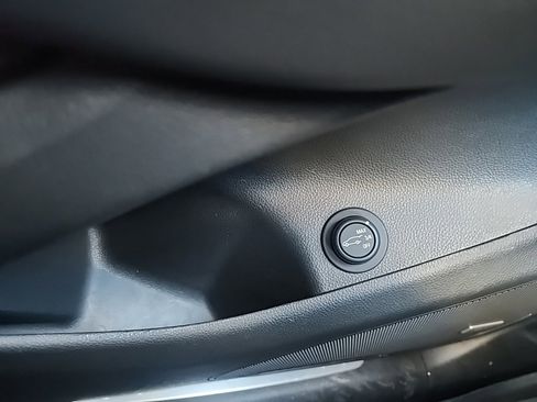 Used 2019 Buick Envision Premium w/ Driver Confidence Package image 25