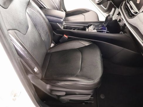 Used 2023 Jeep Compass Latitude image 13