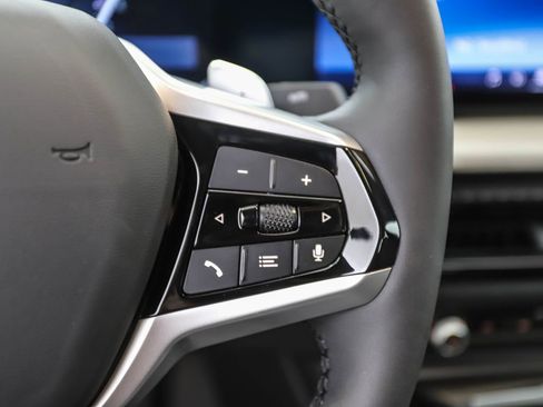 Used 2025 BMW 330i xDrive Sedan w/ Premium Package image 12