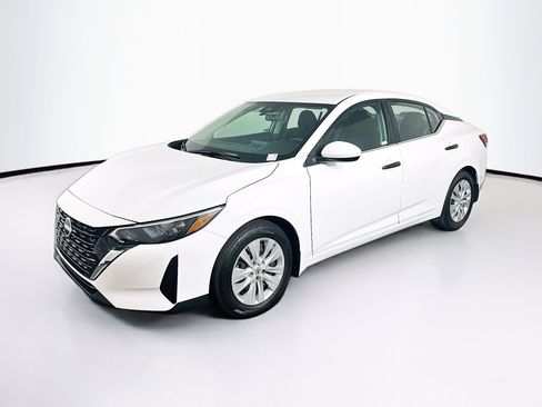Used 2024 Nissan Sentra S image 3