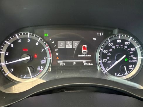 Used 2022 Toyota Highlander Limited FWD image 30
