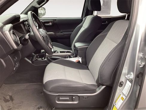 Certified 2023 Toyota Tacoma TRD Off-Road image 9