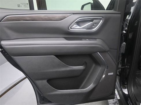Used 2024 Chevrolet Tahoe Z71 w/ Luxury Package image 15