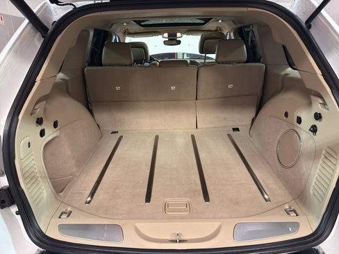 Used 2017 Jeep Grand Cherokee Overland image 31