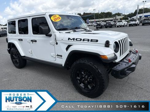 Used 2019 Jeep Wrangler Unlimited Sahara w/ Quick Order Package 24M Moab AWD/4WD image 4