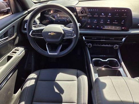 New 2026 Chevrolet Traverse LT image 17