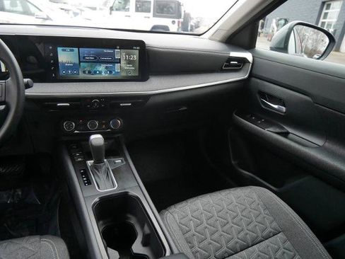 Certified 2025 Nissan Kicks SV image 14