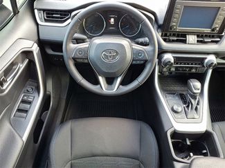 Used 2022 Toyota RAV4 SE video 2