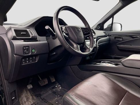Used 2024 Honda Ridgeline Black Edition image 9