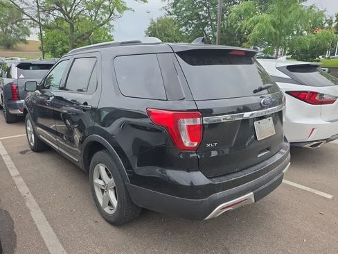 Used 2017 Ford Explorer XLT w/ Equipment Group 202A AWD/4WD image 4