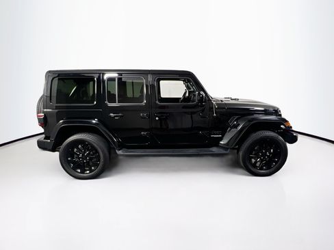 Used 2021 Jeep Wrangler Unlimited Sahara AWD/4WD image 4