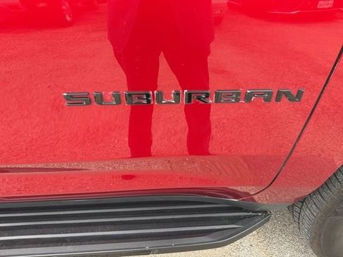 Used 2024 Chevrolet Suburban RST w/ Luxury Package image 6