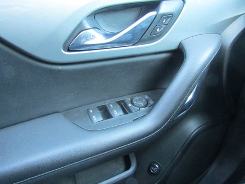 Used 2019 Chevrolet Blazer LT image 11