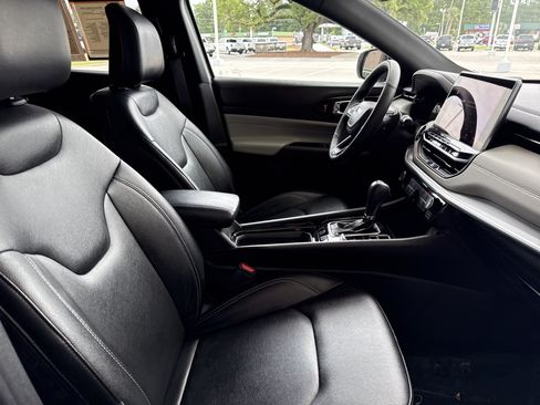 Used 2025 Jeep Compass Limited AWD/4WD image 30