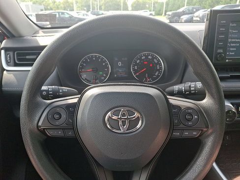 Used 2021 Toyota RAV4 XLE AWD/4WD image 18