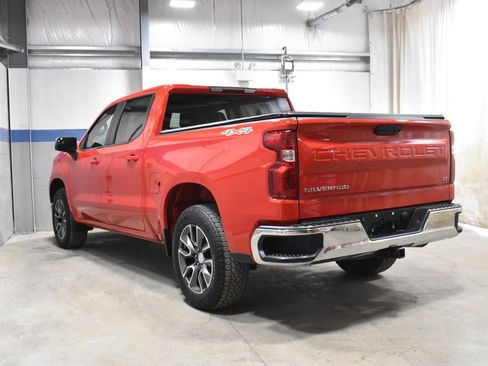 Used 2022 Chevrolet Silverado 1500 LT AWD/4WD image 27
