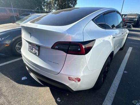 Used 2023 Tesla Model Y Long Range AWD/4WD image 5