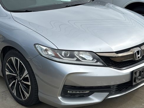 Used 2017 Honda Accord EX image 3