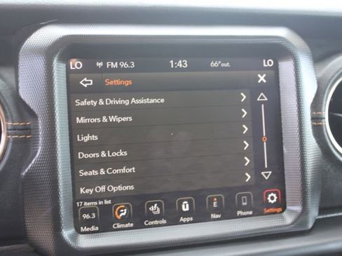 Used 2023 Jeep Wrangler Unlimited Sahara AWD/4WD image 32