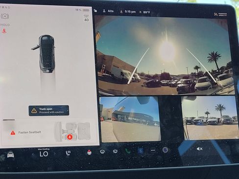Used 2022 Tesla Model Y Long Range AWD/4WD image 28