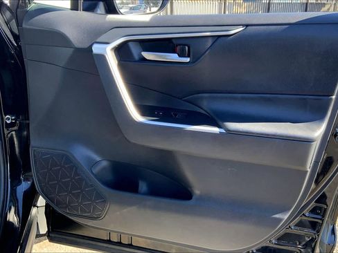 Certified 2025 Toyota RAV4 XLE image 21