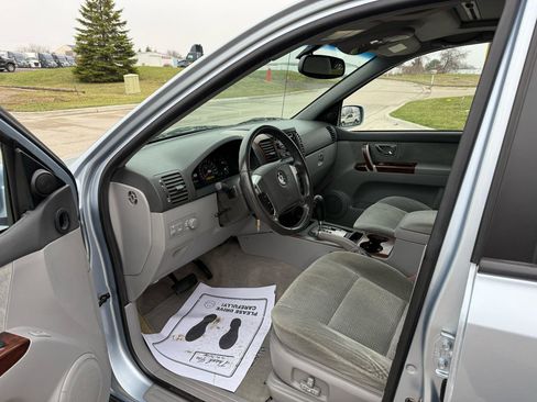 Used 2005 Kia Sorento EX image 10
