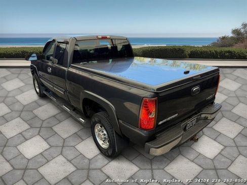 Used 2004 Chevrolet Silverado 2500 LT image 9