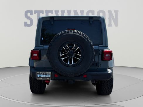 Used 2025 Jeep Wrangler Unlimited Rubicon AWD/4WD image 4